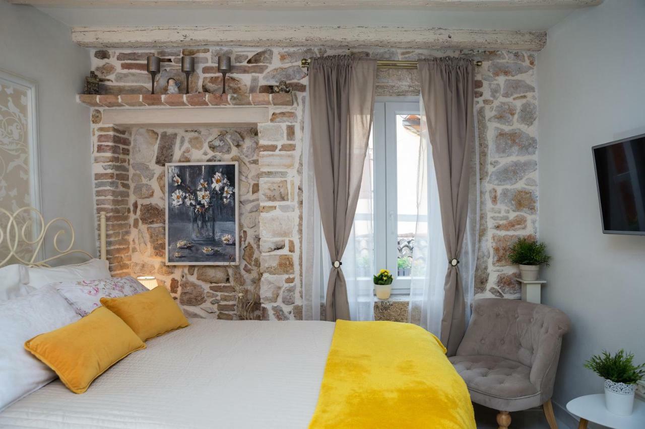 Studio Yellow Flower Rovinj Eksteriør billede